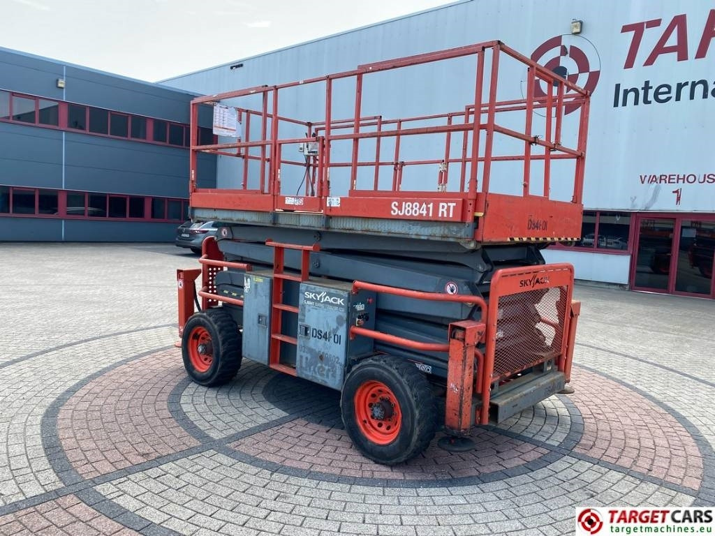 SkyJack SJ8841 RT Diesel 4x4 Scissor Work Lift 1430cm - Nacelle ciseaux: photos 4 SkyJack SJ8841 RT Diesel 4x4 Scissor Work Lift 1430cm - Nacelle ciseaux: photos 4