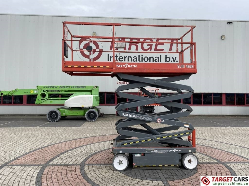 SkyJack SJIII-4626 Electric 4626 Scissor Work Lift 990cm - Nacelle ciseaux: photos 5 SkyJack SJIII-4626 Electric 4626 Scissor Work Lift 990cm - Nacelle ciseaux: photos 5