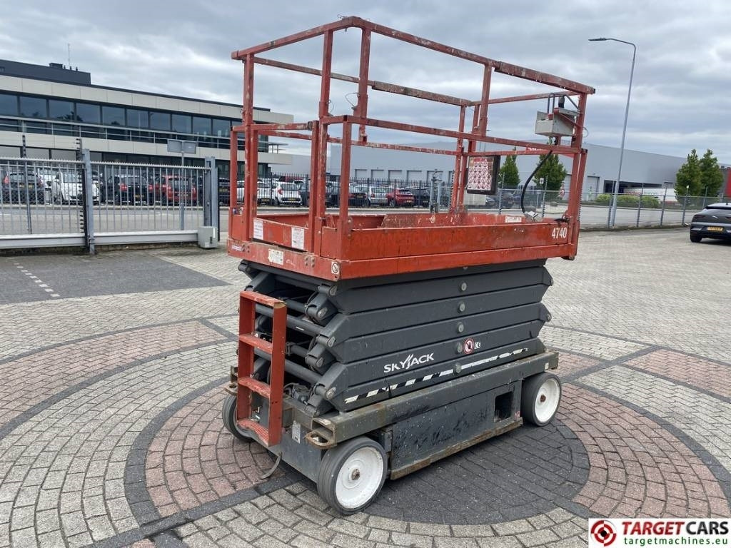 SkyJack SJIII-4740 Electric Scissor Work Lift 1380cm - Nacelle ciseaux: photos 3 SkyJack SJIII-4740 Electric Scissor Work Lift 1380cm - Nacelle ciseaux: photos 3