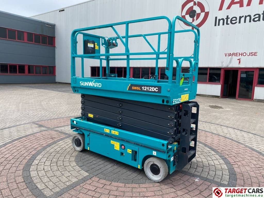 Sunward SWSL1212DC Electric Scissor Work LIft 1200cm - Nacelle ciseaux: photos 4 Sunward SWSL1212DC Electric Scissor Work LIft 1200cm - Nacelle ciseaux: photos 4