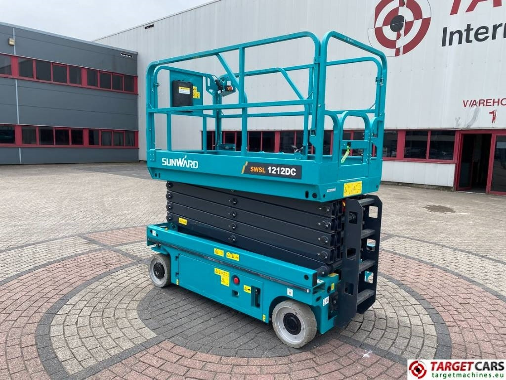Sunward SWSL1212DC Electric Scissor Work Lift 1200cm - Nacelle ciseaux: photos 4 Sunward SWSL1212DC Electric Scissor Work Lift 1200cm - Nacelle ciseaux: photos 4
