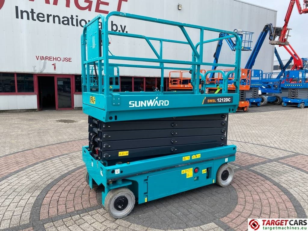 Sunward SWSL1212DC Electric Scissor Work Lift 1200cm - Nacelle ciseaux: photos 1 Sunward SWSL1212DC Electric Scissor Work Lift 1200cm - Nacelle ciseaux: photos 1