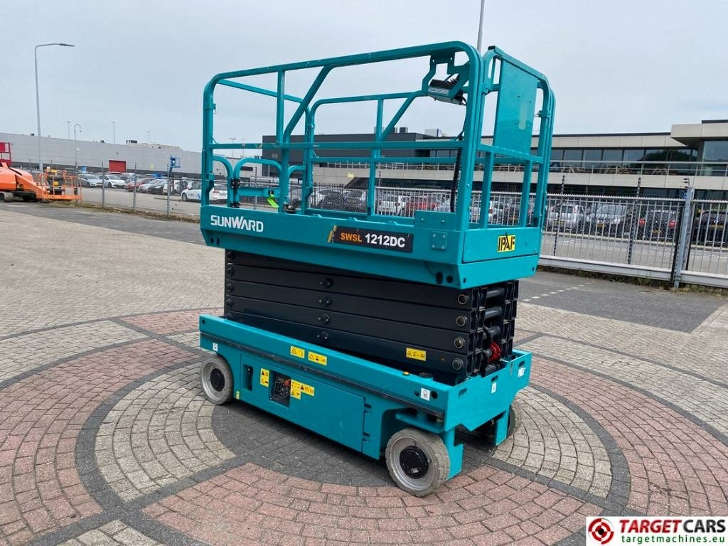 Sunward SWSL1212DC Electric Scissor Work Lift 1200cm - Nacelle ciseaux: photos 2 Sunward SWSL1212DC Electric Scissor Work Lift 1200cm - Nacelle ciseaux: photos 2