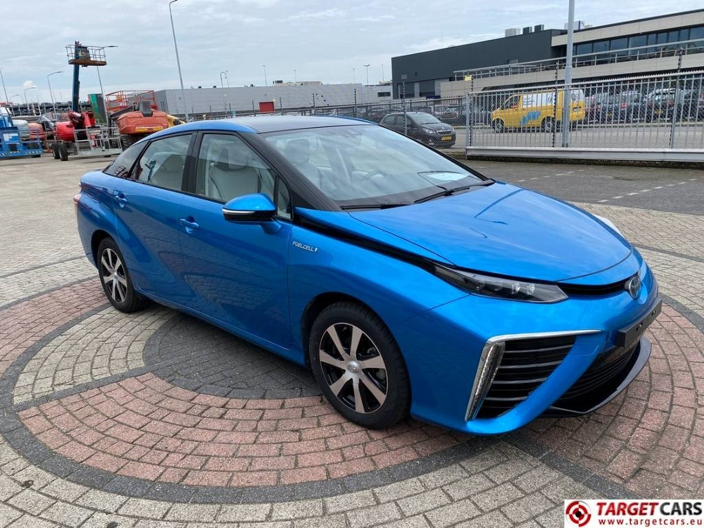 Toyota Mirai FCV HydroGen FuelCell - Voiture: photos 3 Toyota Mirai FCV HydroGen FuelCell - Voiture: photos 3