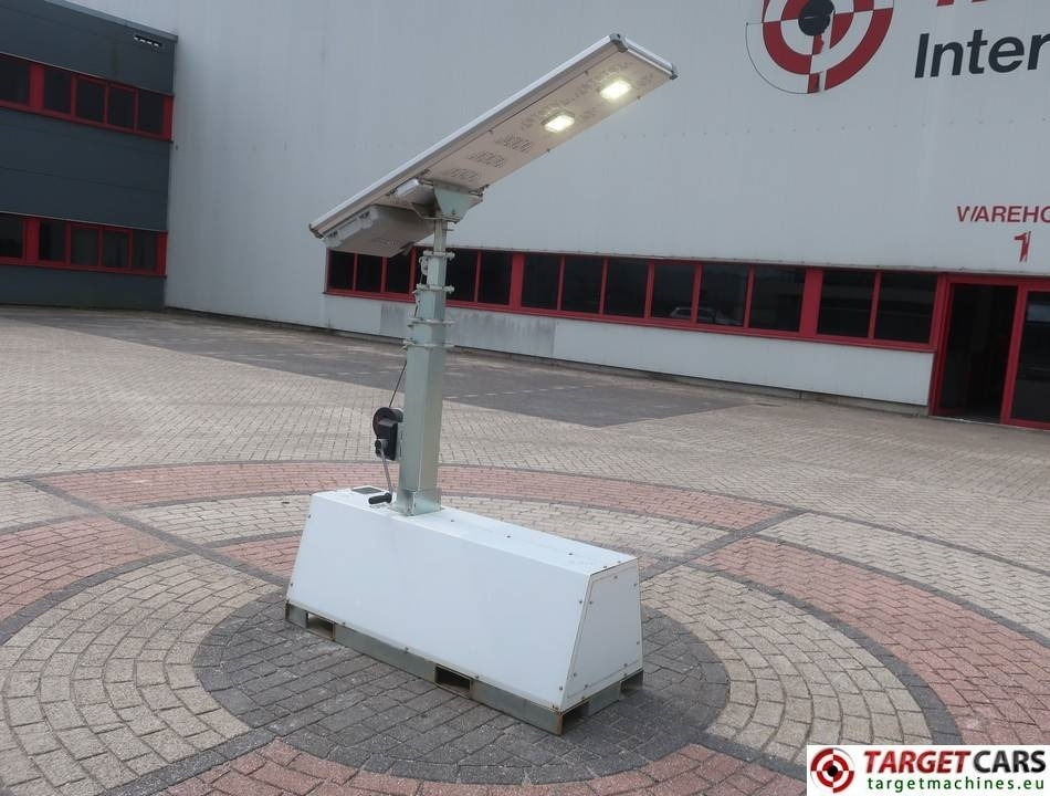 Trime X-Pole Tower Light 2x25W Led Solar Panel - Mat d'éclairage: photos 4 Trime X-Pole Tower Light 2x25W Led Solar Panel - Mat d'éclairage: photos 4