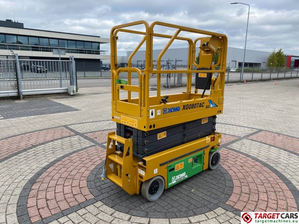 XCMG XG0807AC Electric LI-ION Lithium ScissorLift 780cm - Nacelle ciseaux: photos 3 XCMG XG0807AC Electric LI-ION Lithium ScissorLift 780cm - Nacelle ciseaux: photos 3