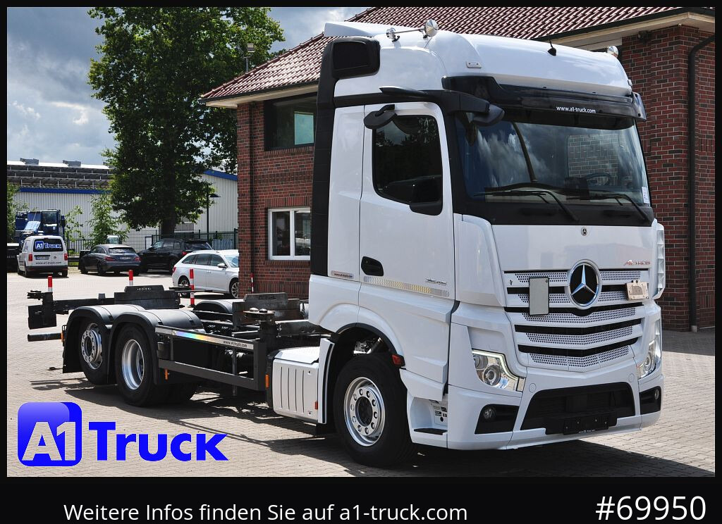MERCEDES-BENZ 2545, Multi BDF, 7.45-7.82 2 AHK - Camion porte-conteneur/ Caisse mobile: photos 1 MERCEDES-BENZ 2545, Multi BDF, 7.45-7.82 2 AHK - Camion porte-conteneur/ Caisse mobile: photos 1