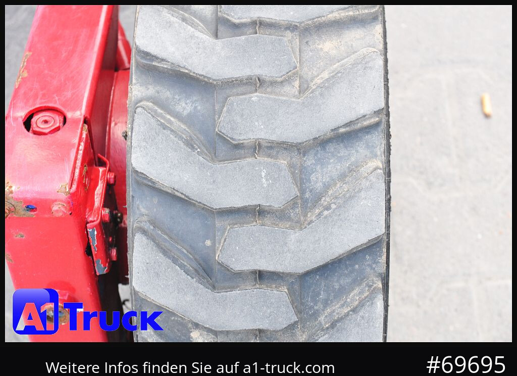 MOFETT Z2-3F-2530, Mitnahmestapler, 2500kg, Kooi Aap - Chariot élévateur diesel: photos 4 MOFETT Z2-3F-2530, Mitnahmestapler, 2500kg, Kooi Aap - Chariot élévateur diesel: photos 4