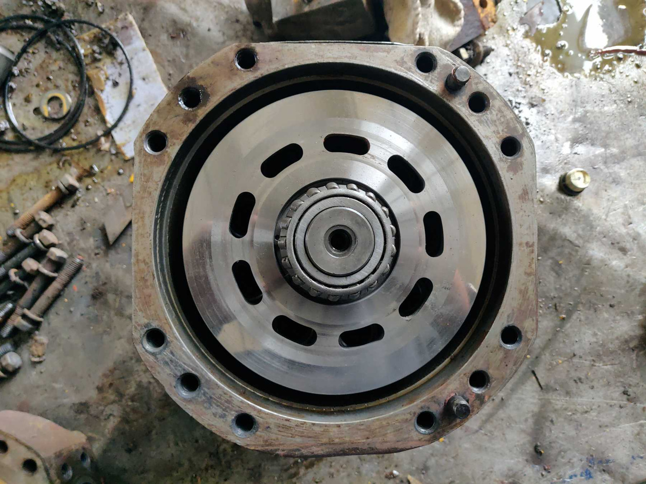 Caterpillar 225 MOTORE IDRAULICO ROTAZIONE - Moteur hydraulique pour Engins de chantier: photos 3 Caterpillar 225 MOTORE IDRAULICO ROTAZIONE - Moteur hydraulique pour Engins de chantier: photos 3