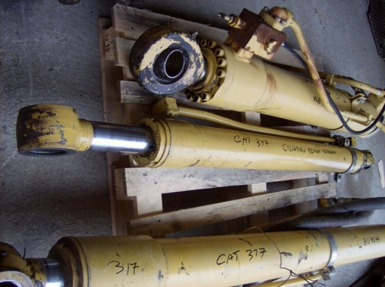 Caterpillar 317 NVA CILINDRO BENNA - Vérin hydraulique pour Engins de chantier: photos 1 Caterpillar 317 NVA CILINDRO BENNA - Vérin hydraulique pour Engins de chantier: photos 1