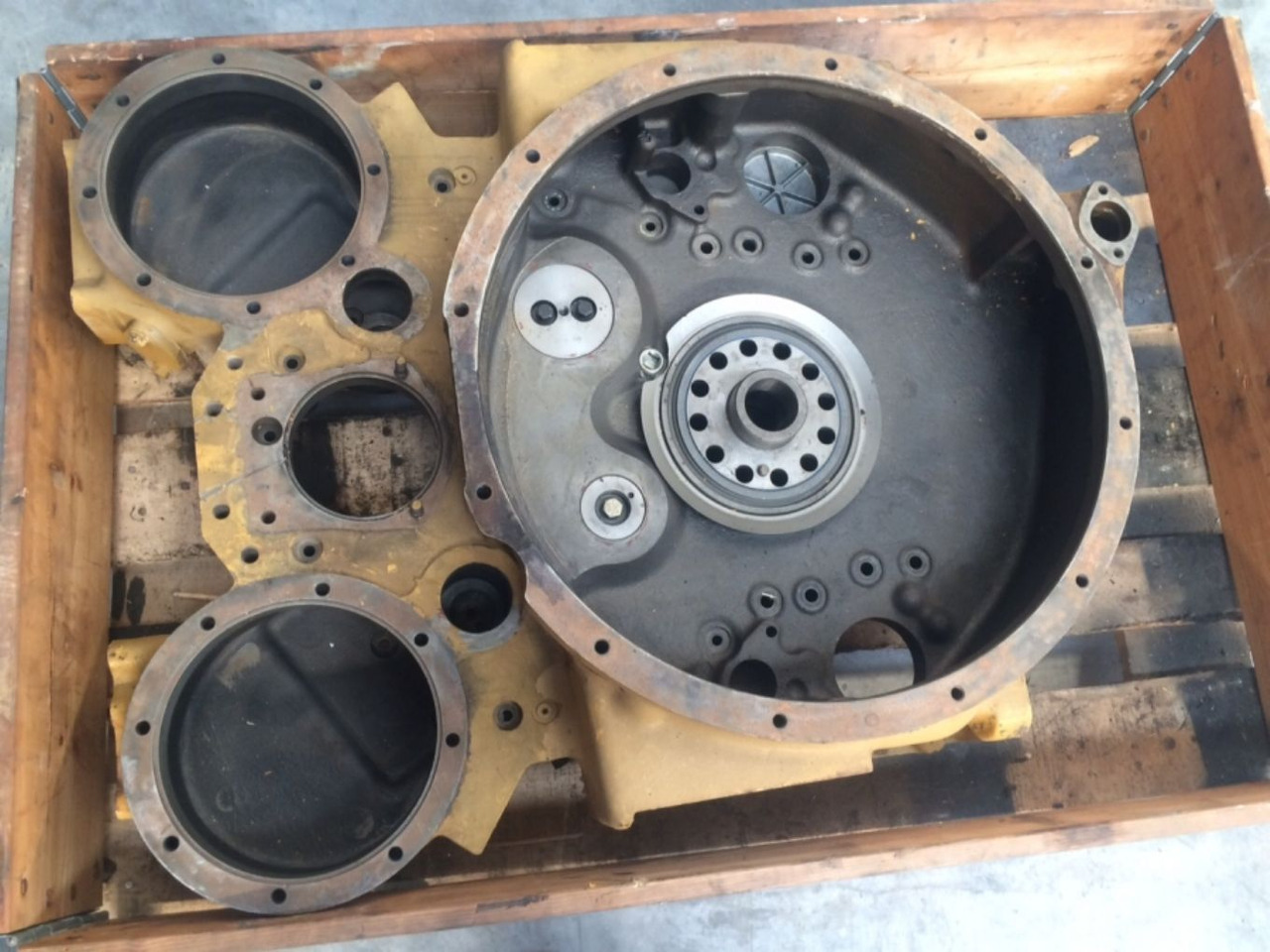 Caterpillar 3412 CAMPANA VOLANO 2152016 + INGRANAGGIO - Volant moteur pour Engins de chantier: photos 1 Caterpillar 3412 CAMPANA VOLANO 2152016 + INGRANAGGIO - Volant moteur pour Engins de chantier: photos 1