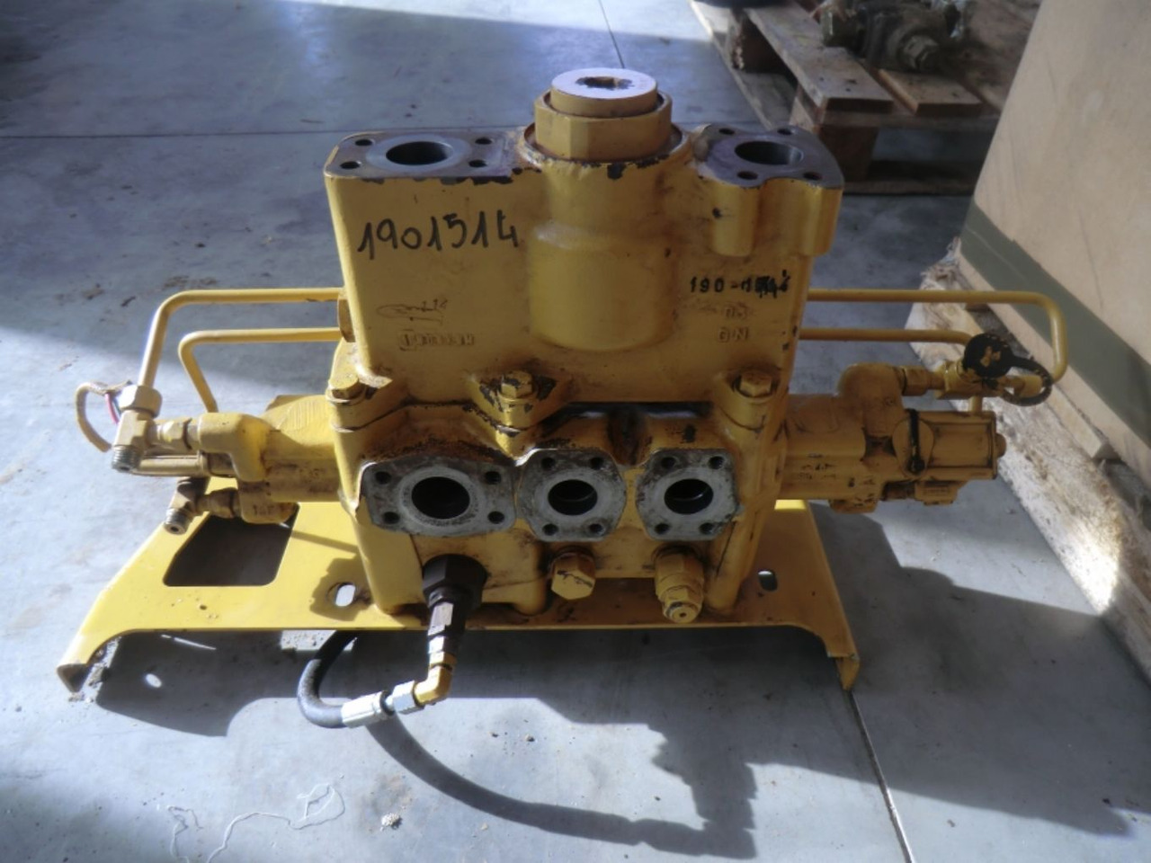 Caterpillar 735 VALVOLA - Valve pour Engins de chantier: photos 3 Caterpillar 735 VALVOLA - Valve pour Engins de chantier: photos 3