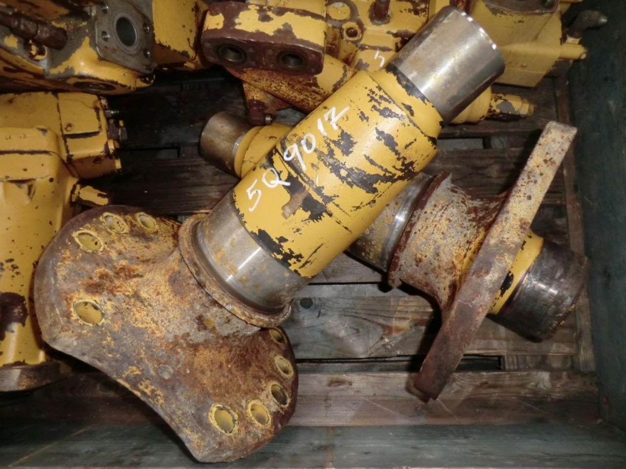 Caterpillar 963C ALBERI SOSTEGNO CARRO - Pièces de train de roulement pour Engins de chantier: photos 2 Caterpillar 963C ALBERI SOSTEGNO CARRO - Pièces de train de roulement pour Engins de chantier: photos 2