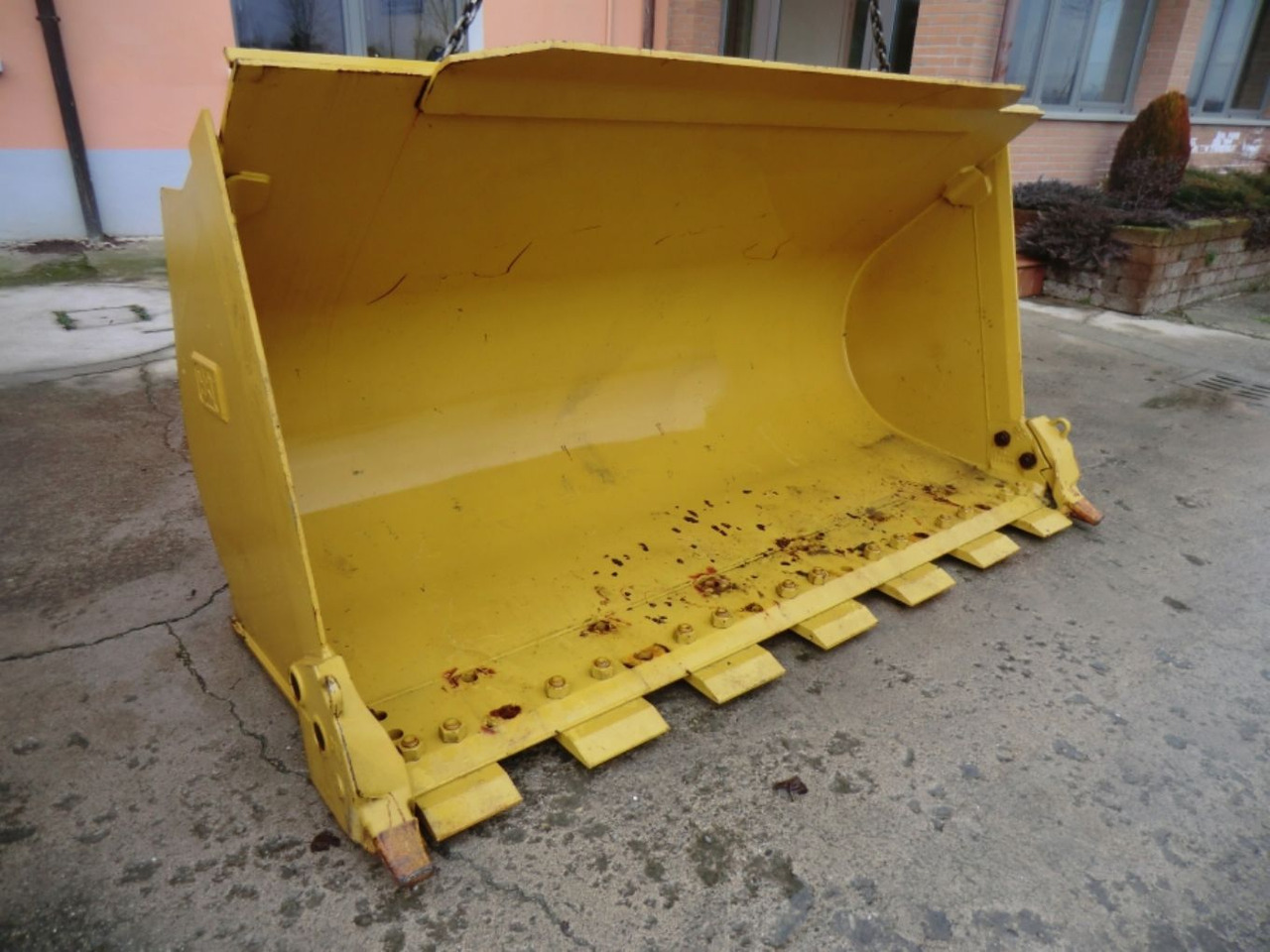 Caterpillar 963D Benna come nuova, completa di segmenti. - Godet pour chargeur: photos 1 Caterpillar 963D Benna come nuova, completa di segmenti. - Godet pour chargeur: photos 1