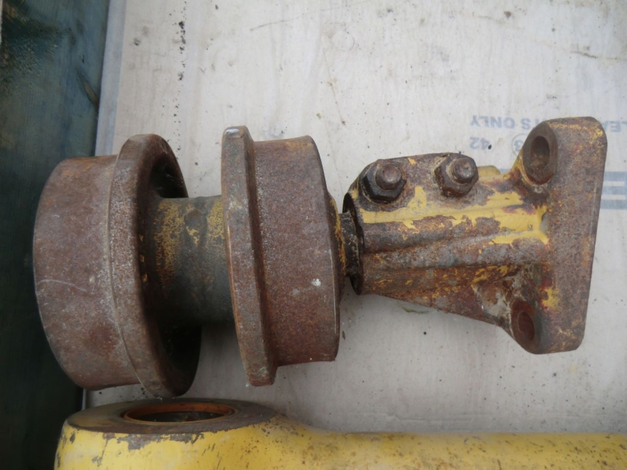 Caterpillar 963D RULLI SUPERIORI HEAVY-DUTY, SYSTEM ONE - Galet à chenilles pour Engins de chantier: photos 1 Caterpillar 963D RULLI SUPERIORI HEAVY-DUTY, SYSTEM ONE - Galet à chenilles pour Engins de chantier: photos 1