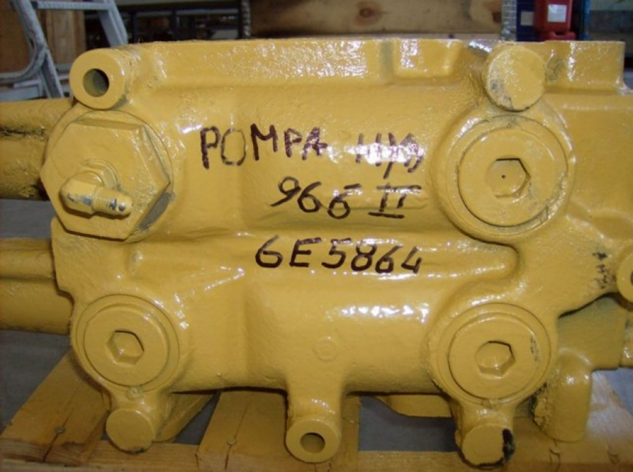 Caterpillar 966F II VALVOLA DISTRIBUTORE - Valve pour Engins de chantier: photos 1 Caterpillar 966F II VALVOLA DISTRIBUTORE - Valve pour Engins de chantier: photos 1