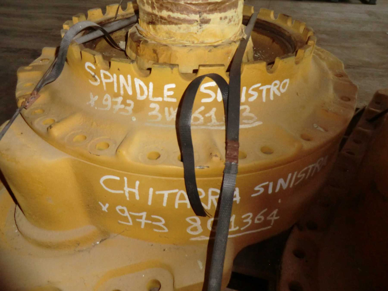 Caterpillar 973 LGP SPINDLE - Pièces de train de roulement pour Engins de chantier: photos 2 Caterpillar 973 LGP SPINDLE - Pièces de train de roulement pour Engins de chantier: photos 2