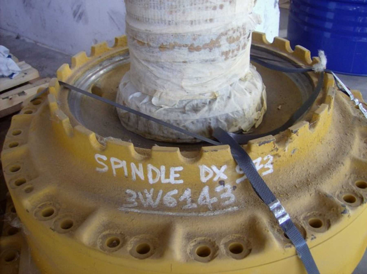 Caterpillar 973 LGP SPINDLE - Pièces de train de roulement pour Engins de chantier: photos 3 Caterpillar 973 LGP SPINDLE - Pièces de train de roulement pour Engins de chantier: photos 3