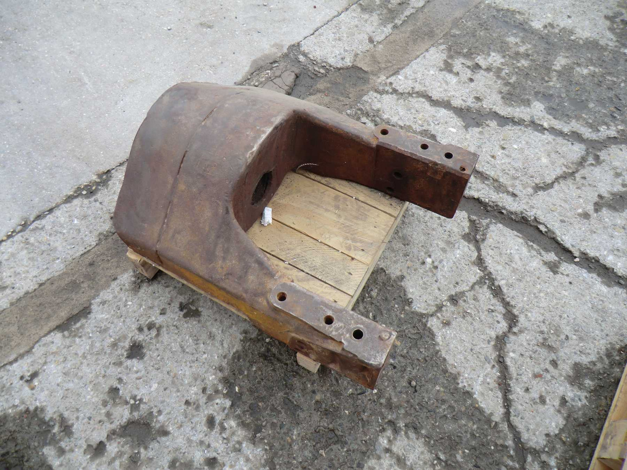 Caterpillar D9 Supporto ruota folle - Pièces de train de roulement pour Engins de chantier: photos 1 Caterpillar D9 Supporto ruota folle - Pièces de train de roulement pour Engins de chantier: photos 1