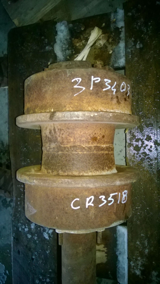 Caterpillar D9G D9H rullo superiore. - Galet à chenilles pour Engins de chantier: photos 3 Caterpillar D9G D9H rullo superiore. - Galet à chenilles pour Engins de chantier: photos 3