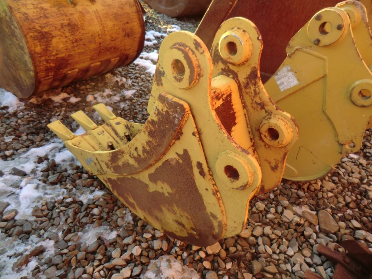 Caterpillar E70 Benna con denti, larghezza mm 350 - Godet pour pelle: photos 3 Caterpillar E70 Benna con denti, larghezza mm 350 - Godet pour pelle: photos 3