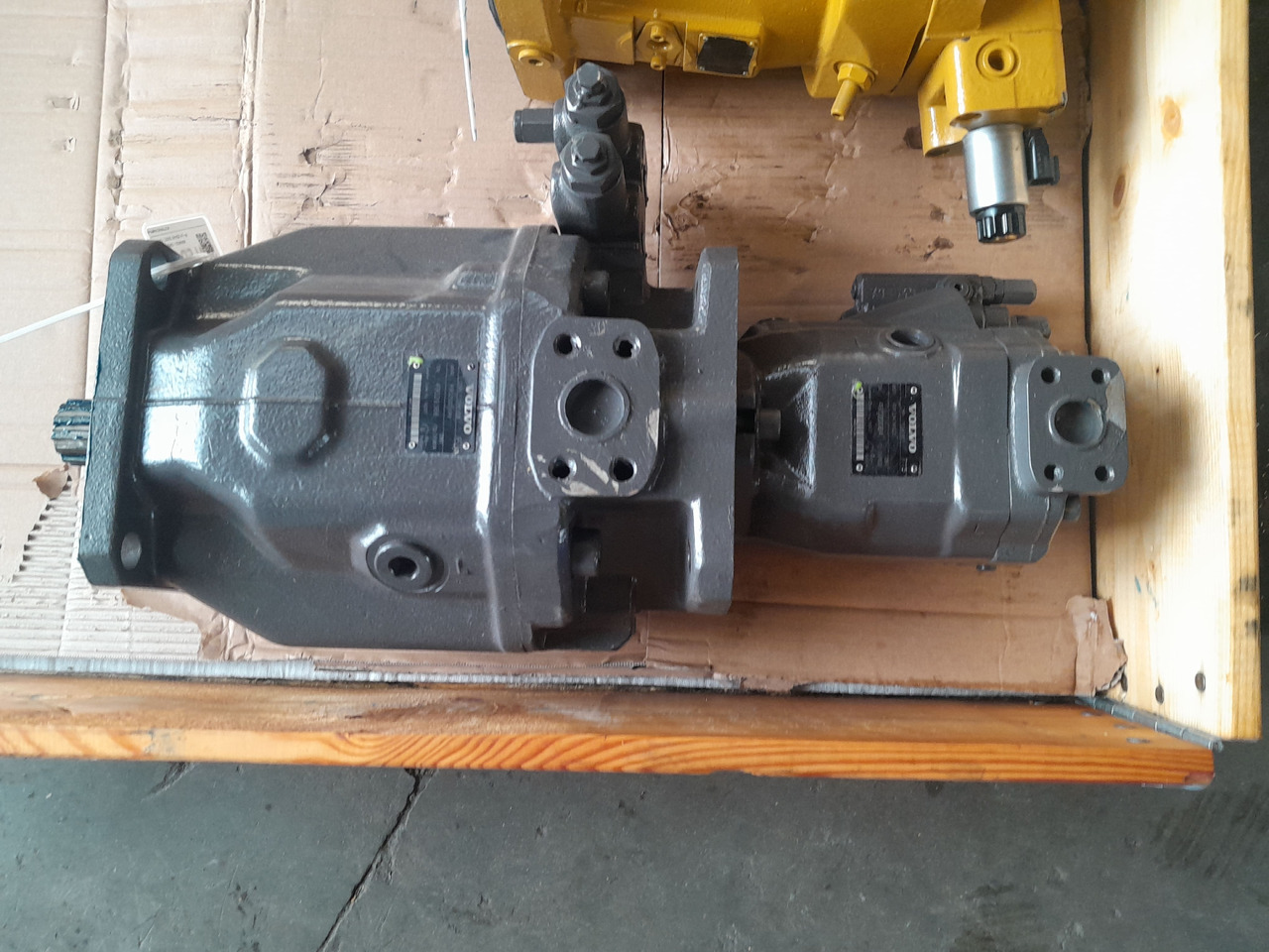 VOLVO L330E POMPE IDRAULICHE REVISIONATE - Pompe hydraulique pour Engins de chantier: photos 2 VOLVO L330E POMPE IDRAULICHE REVISIONATE - Pompe hydraulique pour Engins de chantier: photos 2