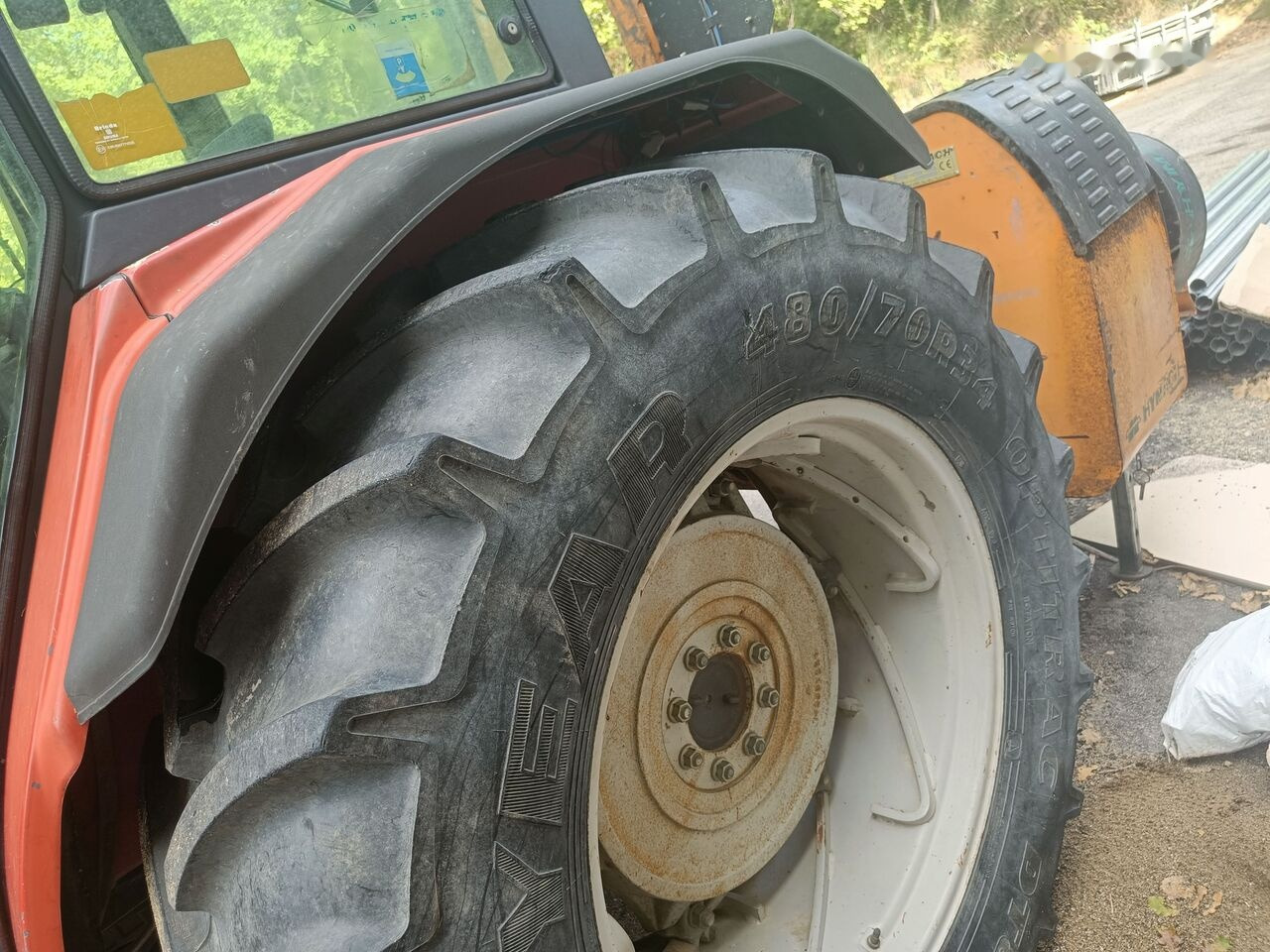 Massey Ferguson 383 - Tracteur agricole: photos 4 Massey Ferguson 383 - Tracteur agricole: photos 4