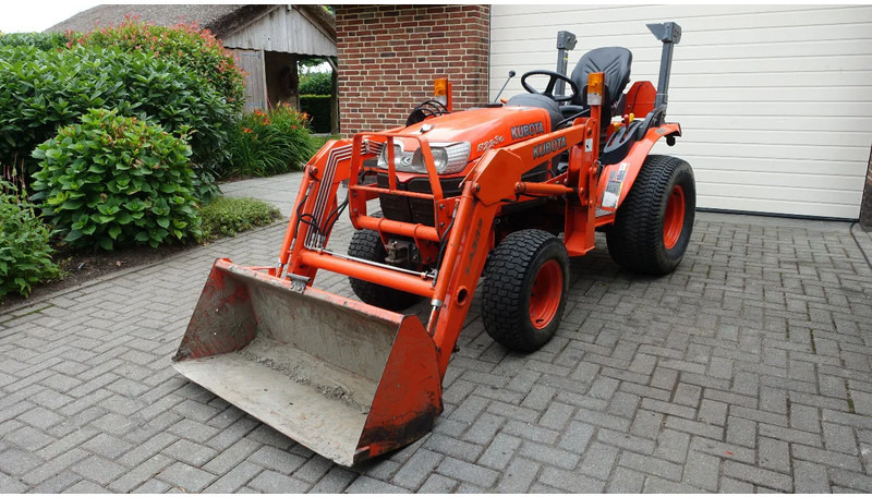 Kubota B2230 HST Hydrostaat MOTOR DEFECT - Micro tracteur: photos 1 Kubota B2230 HST Hydrostaat MOTOR DEFECT - Micro tracteur: photos 1