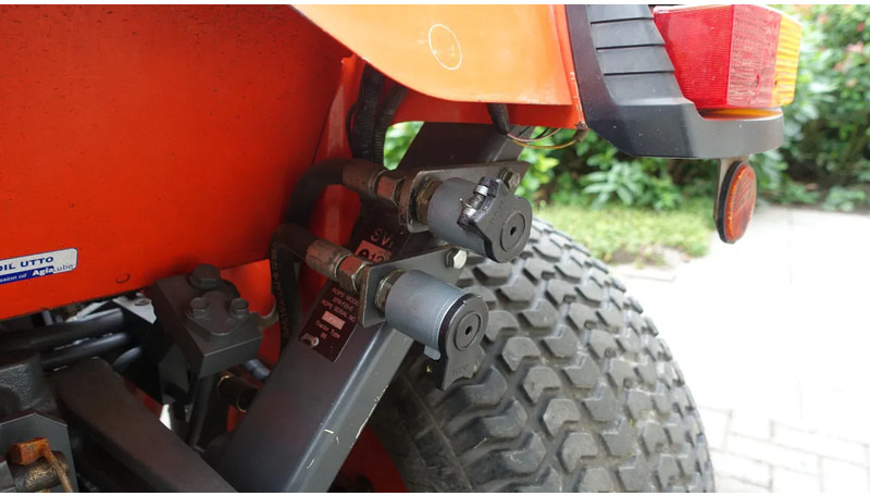 Kubota B2230 HST Hydrostaat MOTOR DEFECT - Micro tracteur: photos 5 Kubota B2230 HST Hydrostaat MOTOR DEFECT - Micro tracteur: photos 5