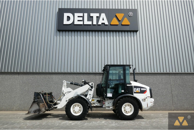 Chargeuse sur pneus Caterpillar 906M: photos 1