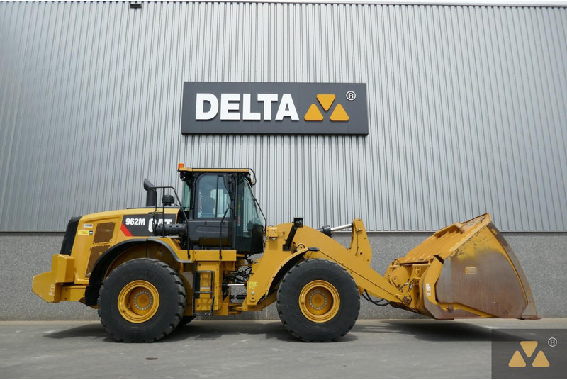 Caterpillar 962M - Chargeuse sur pneus: photos 2 Caterpillar 962M - Chargeuse sur pneus: photos 2