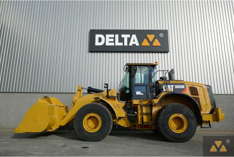 Caterpillar 966M - Chargeuse sur pneus: photos 1 Caterpillar 966M - Chargeuse sur pneus: photos 1