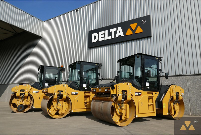 Compacteur Caterpillar CB10: photos 8