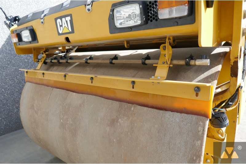 Compacteur Caterpillar CB10: photos 19