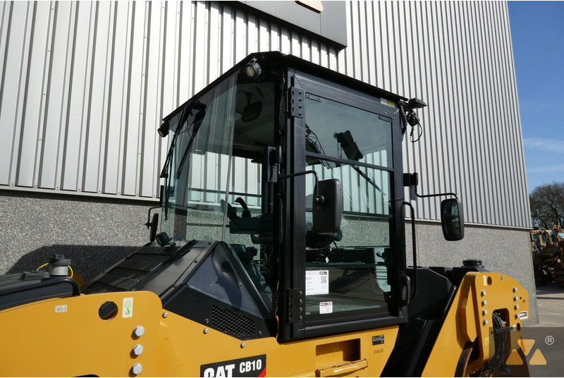 Compacteur Caterpillar CB10: photos 15