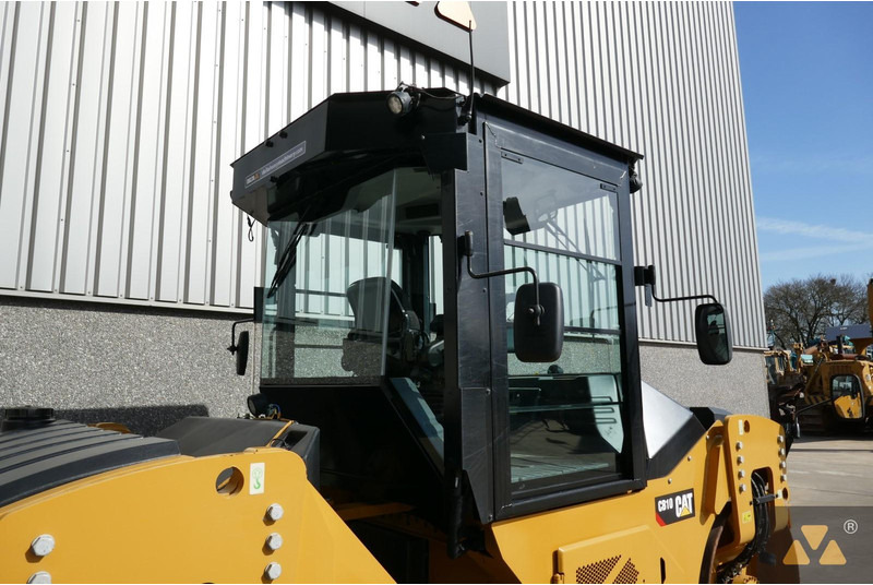 Compacteur Caterpillar CB10: photos 18