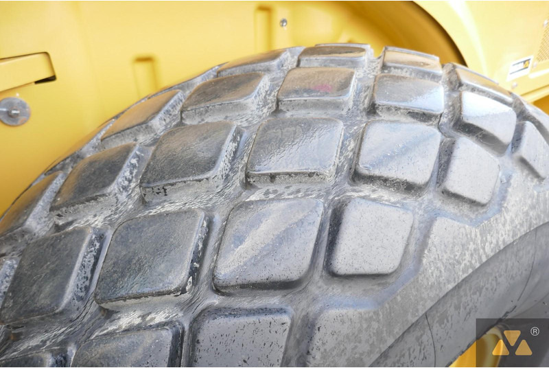 Compacteur Caterpillar CS64B: photos 13 Compacteur Caterpillar CS64B: photos 13