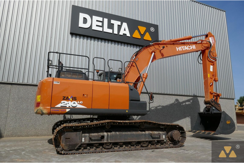 Hitachi ZX210LC-6 - Pelle sur chenille: photos 5 Hitachi ZX210LC-6 - Pelle sur chenille: photos 5