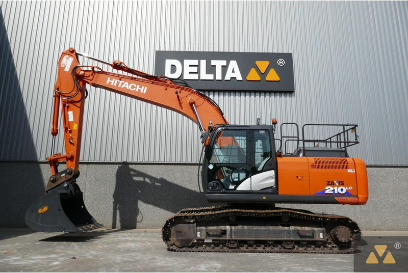 Hitachi ZX210LC-6 - Pelle sur chenille: photos 1 Hitachi ZX210LC-6 - Pelle sur chenille: photos 1