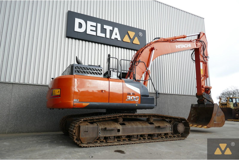 Hitachi ZX300LC-7 - Pelle sur chenille: photos 5 Hitachi ZX300LC-7 - Pelle sur chenille: photos 5