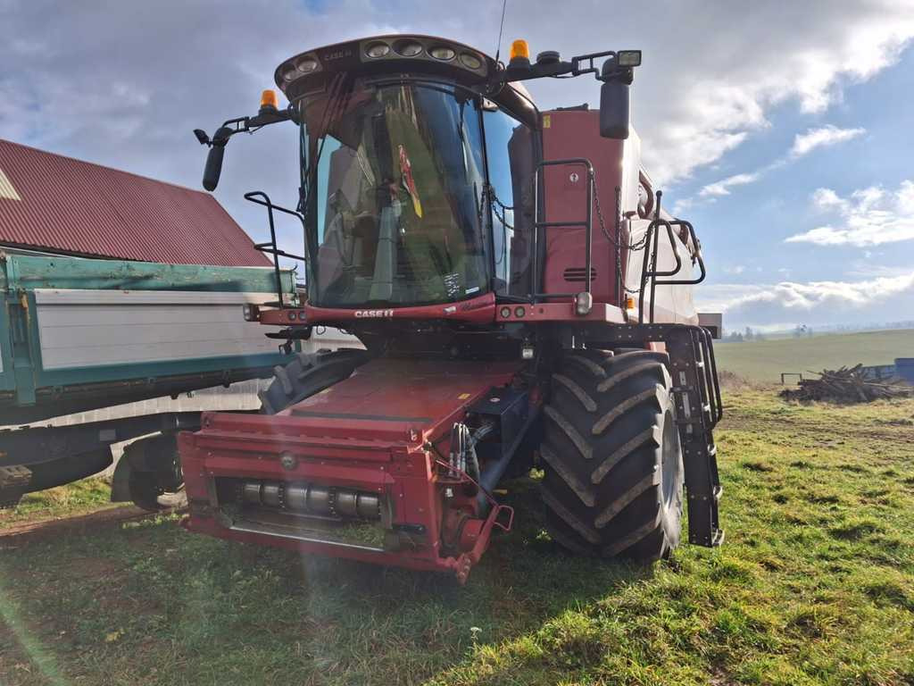 Case AF 8240 - Moissonneuse-batteuse: photos 1 Case AF 8240 - Moissonneuse-batteuse: photos 1