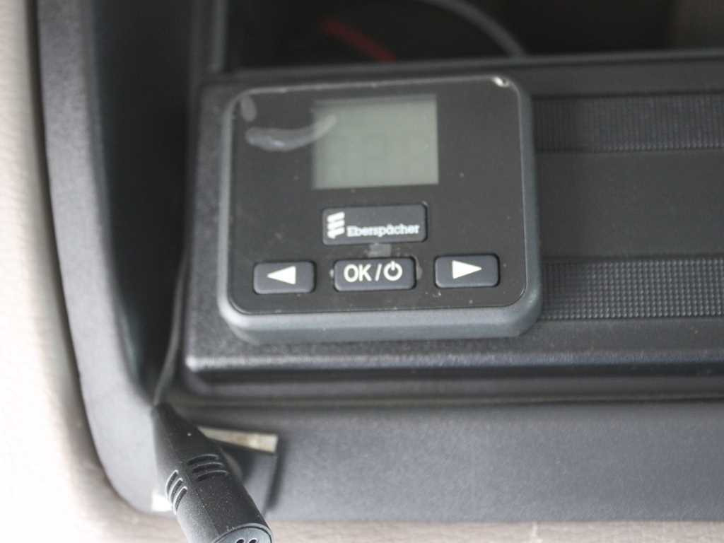 Camion plateau DAF LF 260, SLEEPING BODY, EURO 6, TIRES 80%: photos 18 Camion plateau DAF LF 260, SLEEPING BODY, EURO 6, TIRES 80%: photos 18