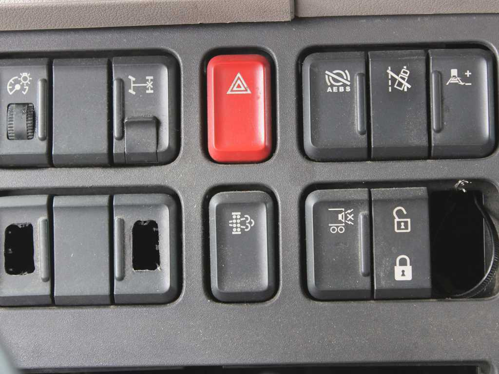 Camion plateau DAF LF 260, SLEEPING BODY, EURO 6, TIRES 80%: photos 14 Camion plateau DAF LF 260, SLEEPING BODY, EURO 6, TIRES 80%: photos 14