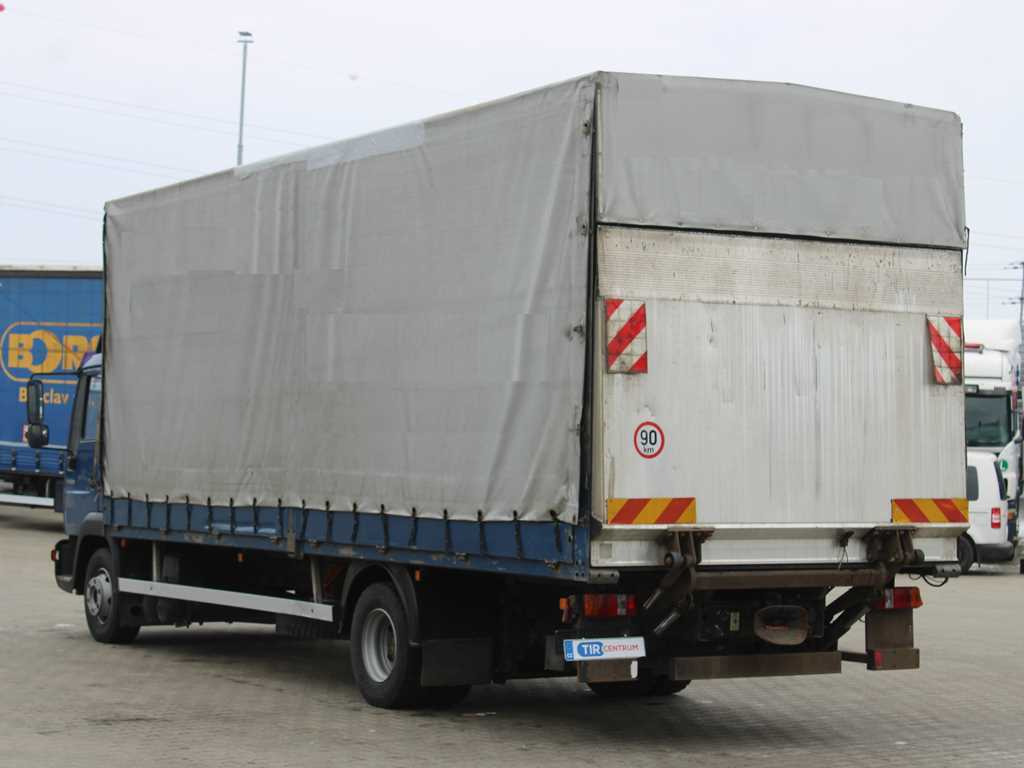 MAN LE 12.220, EURO 3, HYDRAULIC FRONT, TIRES 80% - Camion à rideaux coulissants: photos 5 MAN LE 12.220, EURO 3, HYDRAULIC FRONT, TIRES 80% - Camion à rideaux coulissants: photos 5