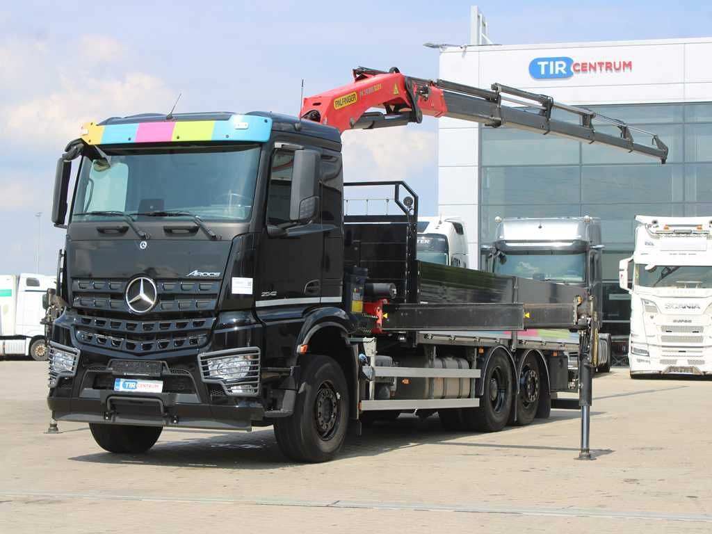 Mercedes-Benz Arocs 2542, 6X2, EURO 6, CAMERA, PALFINGER PK 24 - Camion plateau, Camion grue: photos 1 Mercedes-Benz Arocs 2542, 6X2, EURO 6, CAMERA, PALFINGER PK 24 - Camion plateau, Camion grue: photos 1