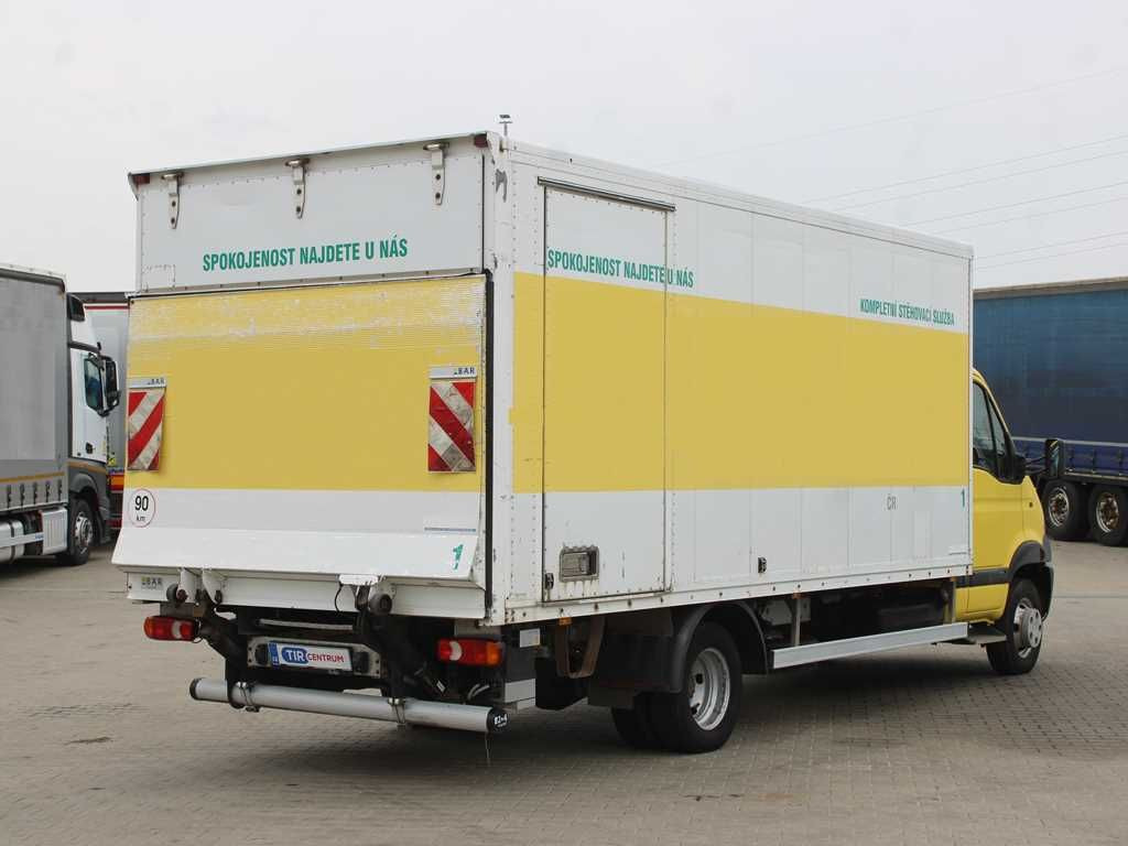 Renault MASCOTT 160.65 P 4X2, EURO 3, TAIL LIFT Renault MASCOTT 160.65 P 4X2, EURO 3, TAIL LIFT - Fourgon: photos 3 Renault MASCOTT 160.65 P 4X2, EURO 3, TAIL LIFT Renault MASCOTT 160.65 P 4X2, EURO 3, TAIL LIFT - Fourgon: photos 3