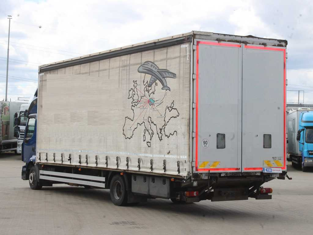 Renault MIDLUM 220.12, EURO 5, SLEEPING BODY, HYDRAULIC FRONT - Camion à rideaux coulissants: photos 5 Renault MIDLUM 220.12, EURO 5, SLEEPING BODY, HYDRAULIC FRONT - Camion à rideaux coulissants: photos 5