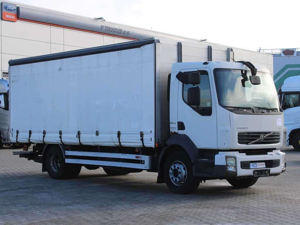 Volvo FL 240, EURO 5, TAIL LIFT, PNEU 80% - Camion à rideaux coulissants: photos 2 Volvo FL 240, EURO 5, TAIL LIFT, PNEU 80% - Camion à rideaux coulissants: photos 2