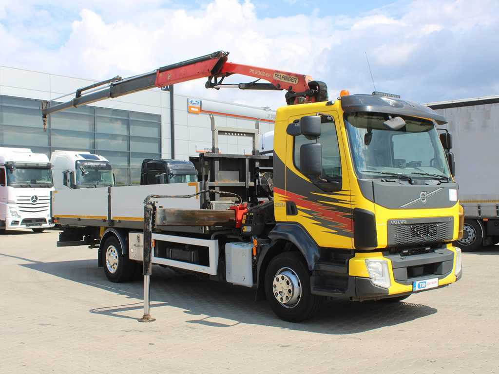 Volvo FL 250, EURO 6, SIDES, CAMERA, HYDRAULIC ARM PALFINGER PK 9002 EH - Camion plateau, Camion grue: photos 3 Volvo FL 250, EURO 6, SIDES, CAMERA, HYDRAULIC ARM PALFINGER PK 9002 EH - Camion plateau, Camion grue: photos 3