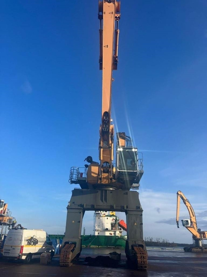 Pelle de manutention Liebherr LH 120 CG: photos 19